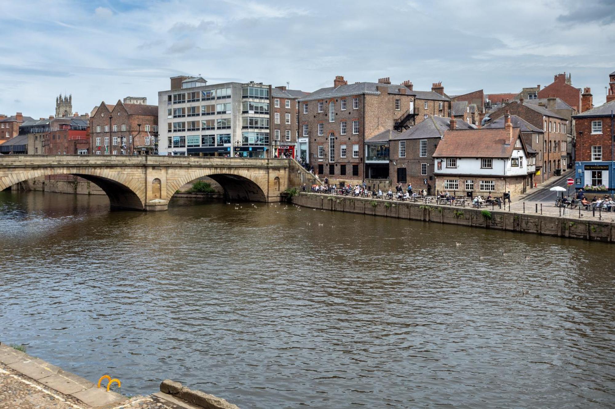 Luxury Apartment Woodsmill View - On The River - With Balcony - Recently Refurbished York Eksteriør bilde